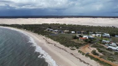 Lancelin, Avustralya 2 Haziran 2025: Lancelin Batı Avustralya 'nın kum tepeleri ve plajları