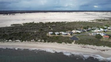 Lancelin, Avustralya 2 Haziran 2025: Lancelin Batı Avustralya 'nın kum tepeleri ve plajları