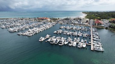 Hillarys, Avustralya 3 Haziran 2025: The Hillarys Boat Harbour of Perth CBD