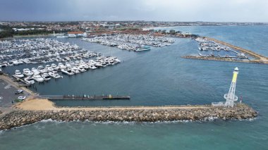 Hillarys, Avustralya 3 Haziran 2025: The Hillarys Boat Harbour of Perth CBD