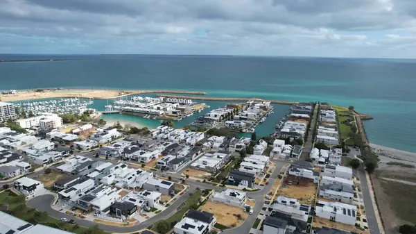 Fremantle, Avustralya 5 Haziran 2025: The Omeo Wreck ve Coogee Beach
