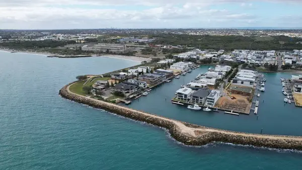 Fremantle, Avustralya 5 Haziran 2025: The Omeo Wreck ve Coogee Beach