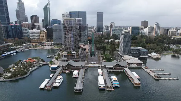 Perth, Avustralya 3 Haziran 2025: Perth CBD 'nin Elizabeth Rıhtımı
