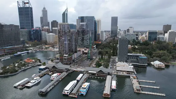 Perth, Avustralya 3 Haziran 2025: Perth CBD 'nin Elizabeth Rıhtımı