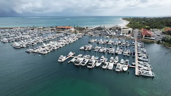 Hillarys, Avustralya 3 Haziran 2025: The Hillarys Boat Harbour of Perth CBD