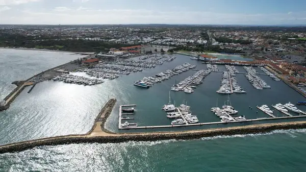 Hillarys, Avustralya 3 Haziran 2025: The Hillarys Boat Harbour of Perth CBD