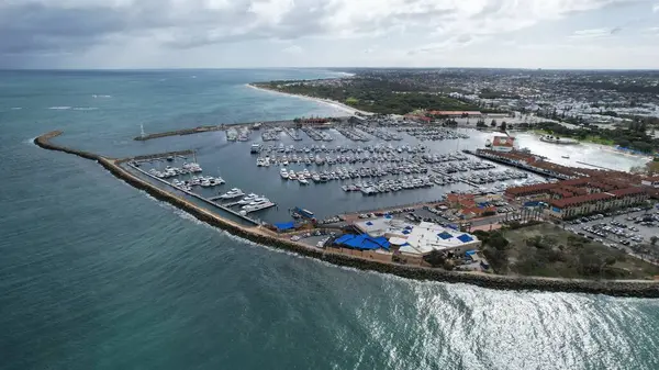 Hillarys, Avustralya 3 Haziran 2025: The Hillarys Boat Harbour of Perth CBD