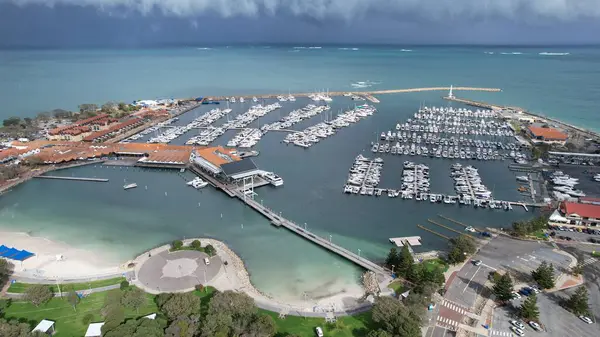 Hillarys, Avustralya 3 Haziran 2025: The Hillarys Boat Harbour of Perth CBD