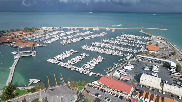 Hillarys, Avustralya 3 Haziran 2025: The Hillarys Boat Harbour of Perth CBD