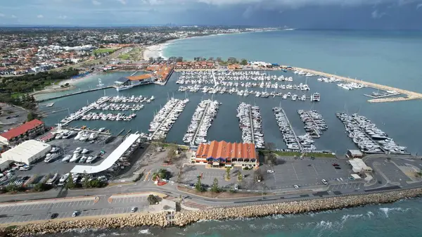 Hillarys, Avustralya 3 Haziran 2025: The Hillarys Boat Harbour of Perth CBD