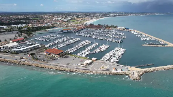 Hillarys, Avustralya 3 Haziran 2025: The Hillarys Boat Harbour of Perth CBD