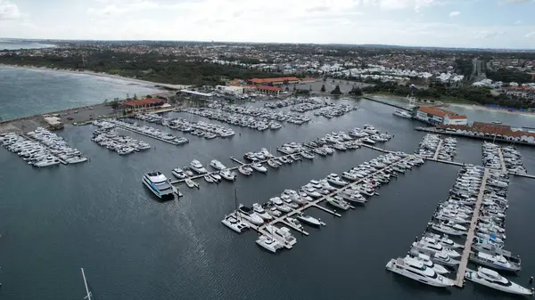 Hillarys, Avustralya 3 Haziran 2025: The Hillarys Boat Harbour of Perth CBD