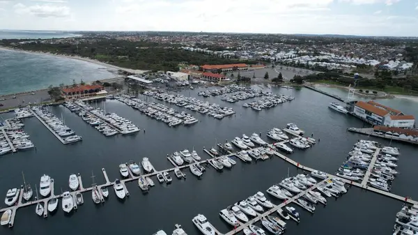 Hillarys, Avustralya 3 Haziran 2025: The Hillarys Boat Harbour of Perth CBD