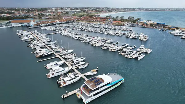 Hillarys, Avustralya 3 Haziran 2025: The Hillarys Boat Harbour of Perth CBD