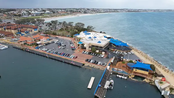 Hillarys, Avustralya 3 Haziran 2025: The Hillarys Boat Harbour of Perth CBD