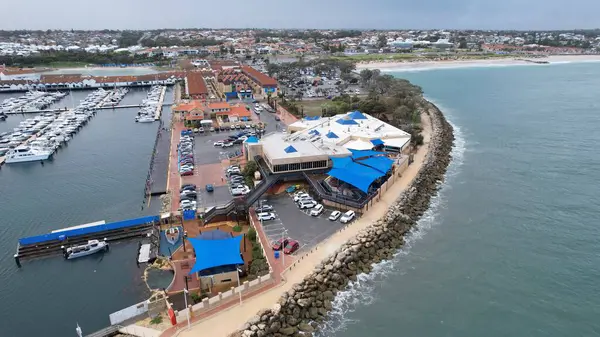 Hillarys, Avustralya 3 Haziran 2025: The Hillarys Boat Harbour of Perth CBD