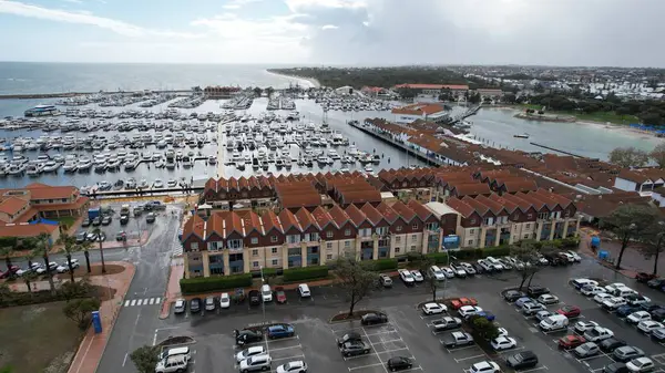 Hillarys, Avustralya 3 Haziran 2025: The Hillarys Boat Harbour of Perth CBD