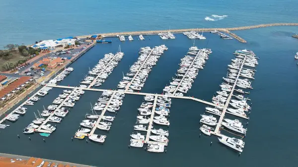 Hillarys, Avustralya 3 Haziran 2025: The Hillarys Boat Harbour of Perth CBD