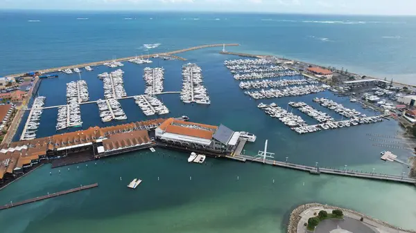 Hillarys, Avustralya 3 Haziran 2025: The Hillarys Boat Harbour of Perth CBD