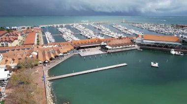 Hillarys, Avustralya 3 Haziran 2025: The Hillarys Boat Harbour of Perth CBD