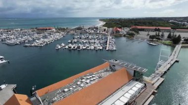 Hillarys, Avustralya 3 Haziran 2025: The Hillarys Boat Harbour of Perth CBD