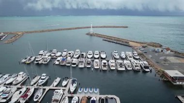 Hillarys, Avustralya 3 Haziran 2025: The Hillarys Boat Harbour of Perth CBD