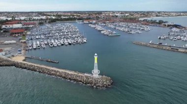 Hillarys, Avustralya 3 Haziran 2025: The Hillarys Boat Harbour of Perth CBD