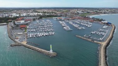 Hillarys, Avustralya 3 Haziran 2025: The Hillarys Boat Harbour of Perth CBD