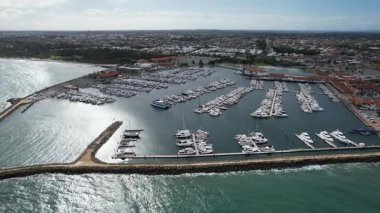 Hillarys, Avustralya 3 Haziran 2025: The Hillarys Boat Harbour of Perth CBD