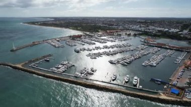 Hillarys, Avustralya 3 Haziran 2025: The Hillarys Boat Harbour of Perth CBD