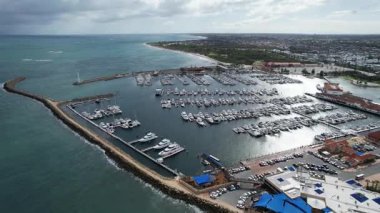 Hillarys, Avustralya 3 Haziran 2025: The Hillarys Boat Harbour of Perth CBD
