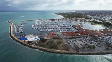 Hillarys, Avustralya 3 Haziran 2025: The Hillarys Boat Harbour of Perth CBD