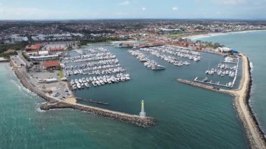 Hillarys, Avustralya 3 Haziran 2025: The Hillarys Boat Harbour of Perth CBD