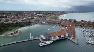 Hillarys, Avustralya 3 Haziran 2025: The Hillarys Boat Harbour of Perth CBD
