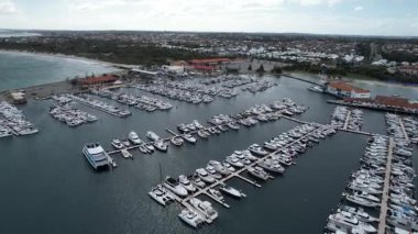 Hillarys, Avustralya 3 Haziran 2025: The Hillarys Boat Harbour of Perth CBD