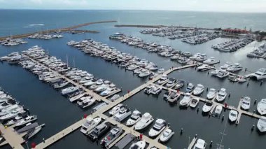 Hillarys, Avustralya 3 Haziran 2025: The Hillarys Boat Harbour of Perth CBD