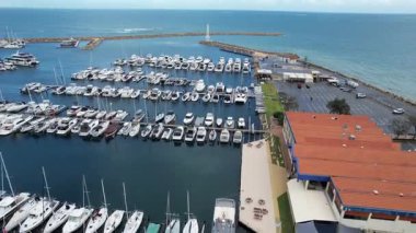 Hillarys, Avustralya 3 Haziran 2025: The Hillarys Boat Harbour of Perth CBD