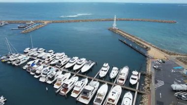 Hillarys, Avustralya 3 Haziran 2025: The Hillarys Boat Harbour of Perth CBD