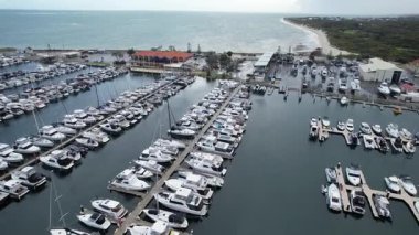 Hillarys, Avustralya 3 Haziran 2025: The Hillarys Boat Harbour of Perth CBD