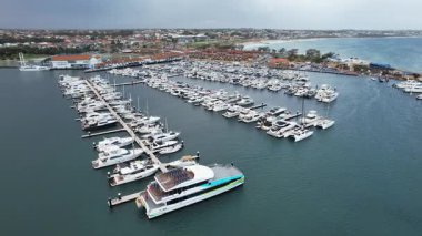 Hillarys, Avustralya 3 Haziran 2025: The Hillarys Boat Harbour of Perth CBD