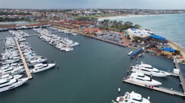 Hillarys, Avustralya 3 Haziran 2025: The Hillarys Boat Harbour of Perth CBD