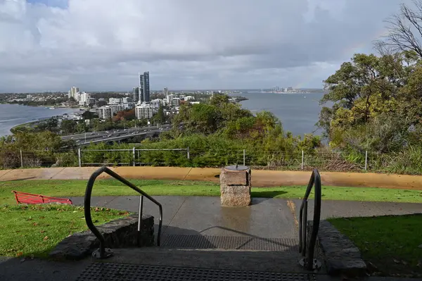 Perth, Avustralya 4 Haziran 2025: Perth CBD 'nin Krallar Parkı