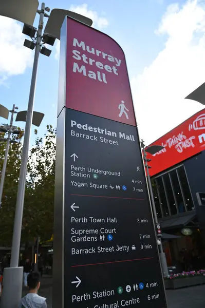 Perth, Avustralya 30 Mayıs 2025: Perth CBD sokakları