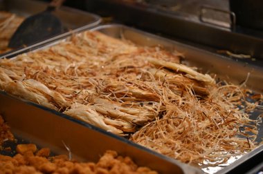 Kuching, Malezya - 8 Ağustos 2025: Yemek Festivali Sokak Fuarı