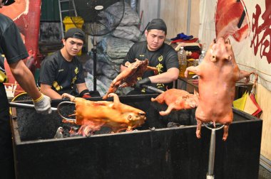 Kuching, Malezya - 8 Ağustos 2025: Yemek Festivali Sokak Fuarı