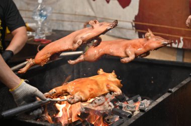 Kuching, Malezya - 8 Ağustos 2025: Yemek Festivali Sokak Fuarı