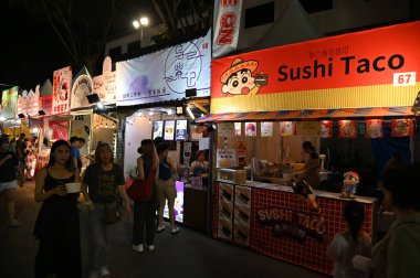 Kuching, Malezya - 8 Ağustos 2025: Yemek Festivali Sokak Fuarı