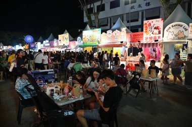 Kuching, Malezya - 8 Ağustos 2025: Yemek Festivali Sokak Fuarı