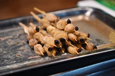 Kuching, Malezya - 8 Ağustos 2025: Yemek Festivali Sokak Fuarı