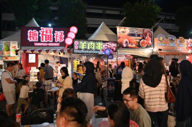 Kuching, Malezya - 8 Ağustos 2025: Yemek Festivali Sokak Fuarı